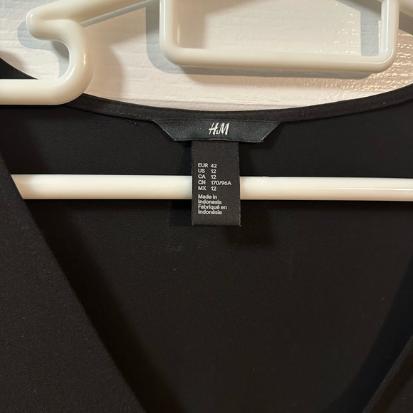 H&M Full sleeve black jumpsuit - Picture 2 of 2